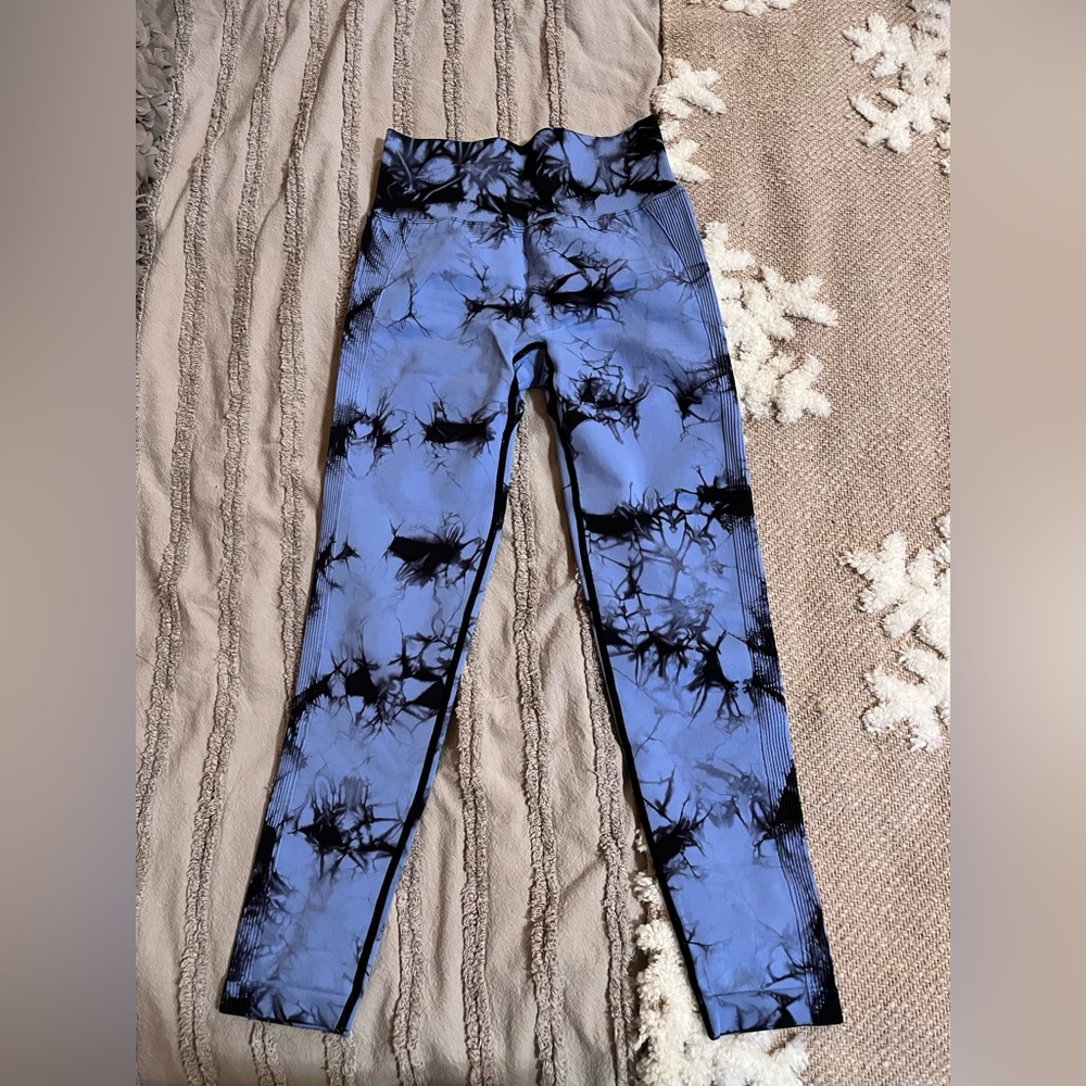 Amazon Scrunch Butt Leggings